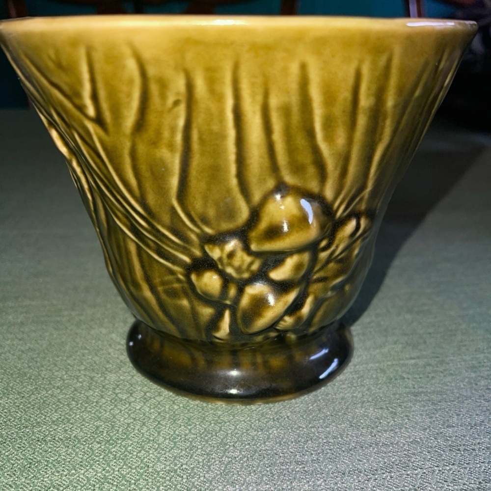 Vintage Brush USA Planter Vase 5" marked B-220-5